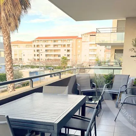 012 Grand T3 Avec Clim, Garage, Piscine, Wifi Apartamento *