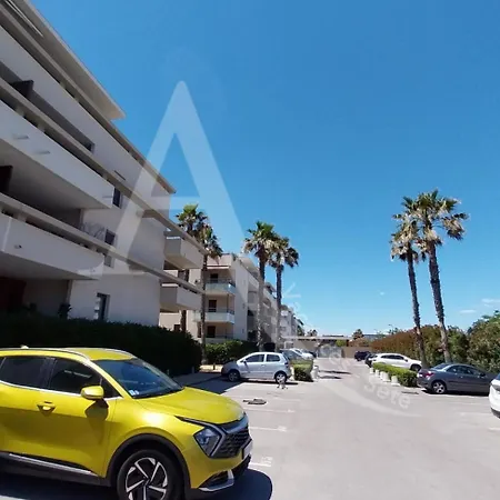 012 Grand T3 Avec Clim, Garage, Piscine, Wifi Appartement *